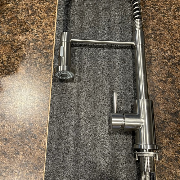 Kitchen faucet new - Picture 4 of 4